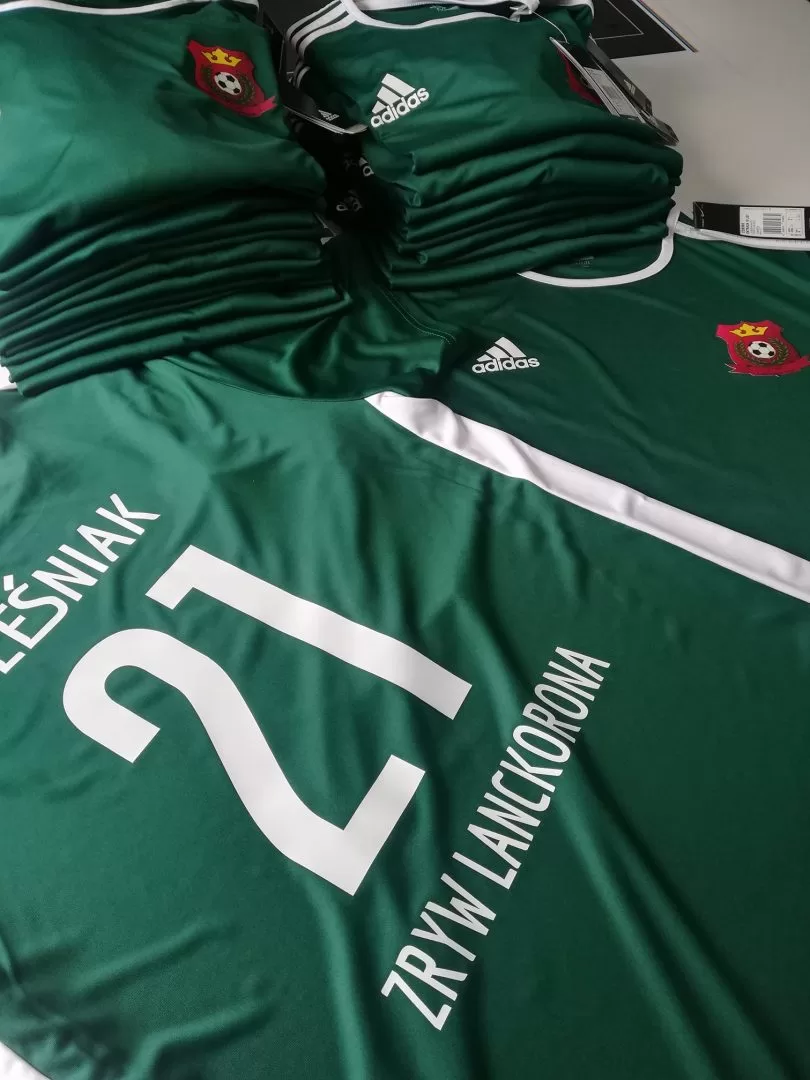 Realizacja SpeedNadruki.pl — odzież firmowa z nadrukiem DTF